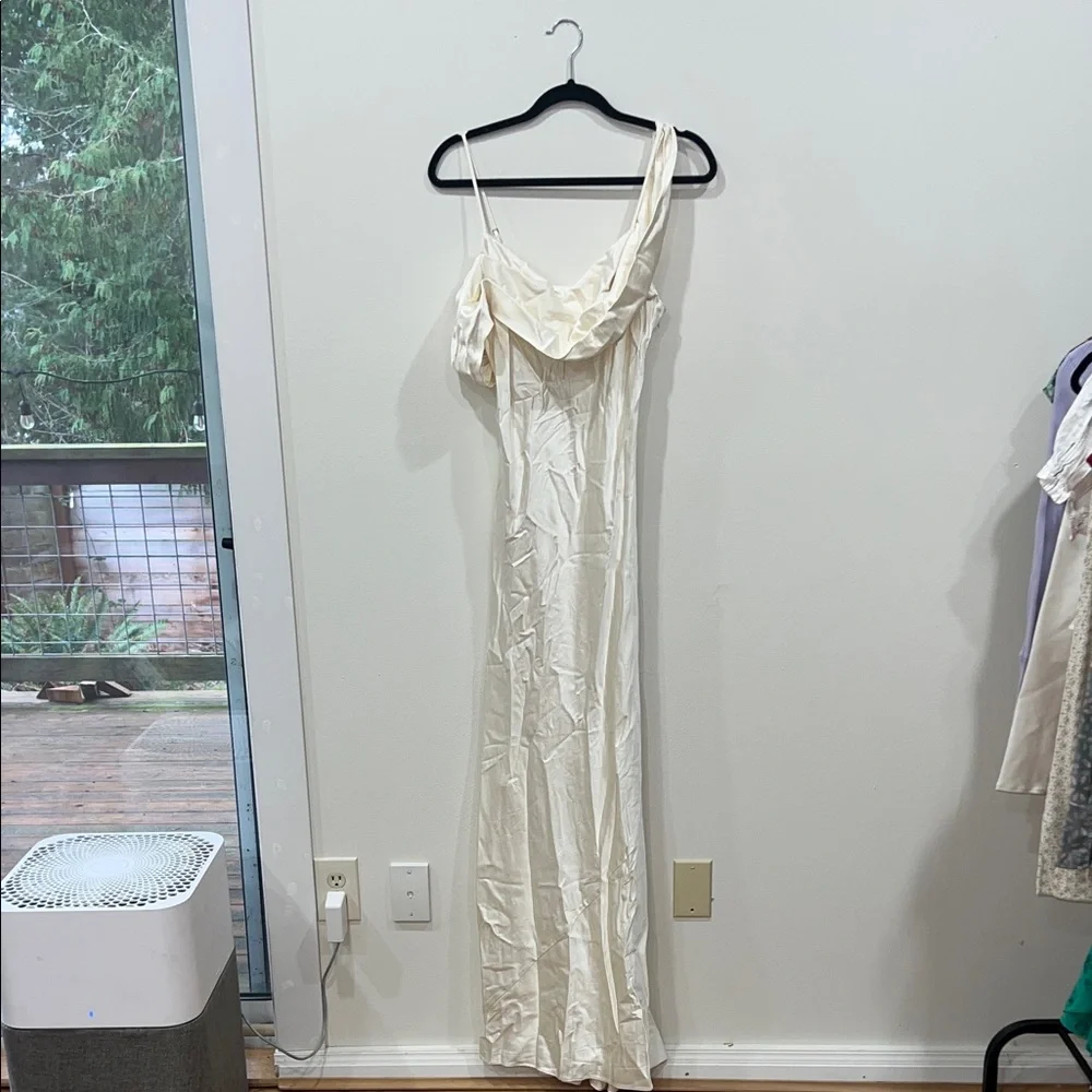 Reformation Cream Maxi Dress - Picture 1 of 3